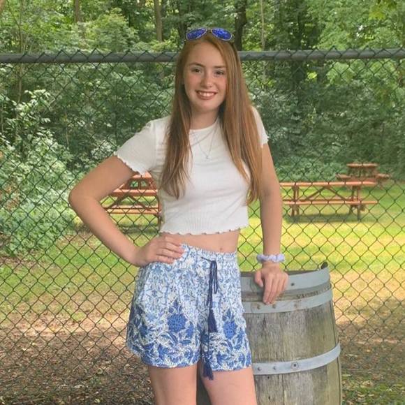 Meet your Posher, Gwen - Picture 1 of 1